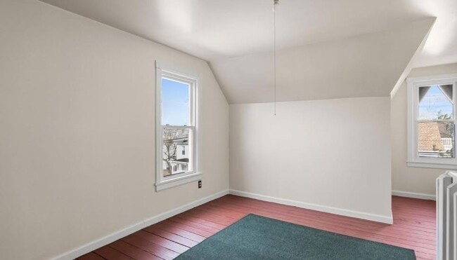 Building Photo - 316 S 3rd St