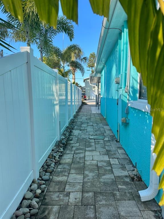 Building Photo - 346 Boca Ciega Dr