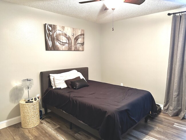 Primary Photo - 2047 Cassingham Cir