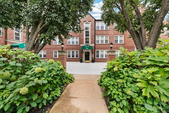 Building Photo - 7538 Wydown Blvd