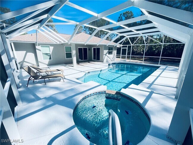 Building Photo - 390 20th Ave NW