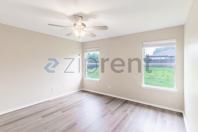 Building Photo - 419 Indian Meadow Dr