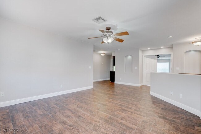 Building Photo - 8408 Bay Point Dr