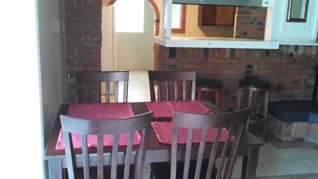 Building Photo - 8-10 Cisco Rd