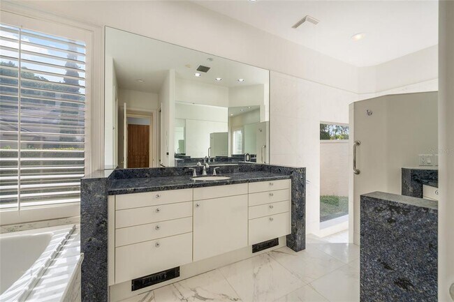 Building Photo - 9701 Lake Isleworth Ct