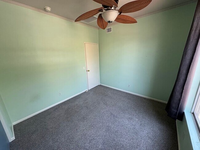 Building Photo - Welcome to this stunning 3-bedroom, 2.5-ba...