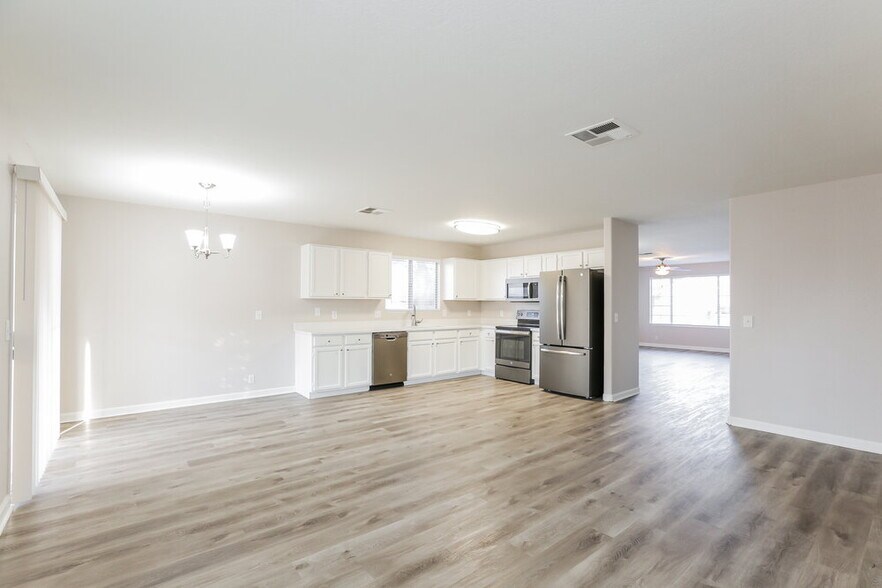 Building Photo - 8771 W Ocotillo Rd