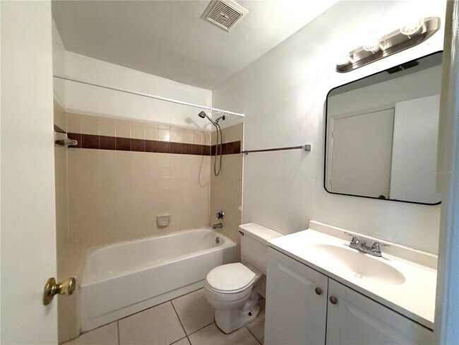 Building Photo - 6016 Westgate Dr