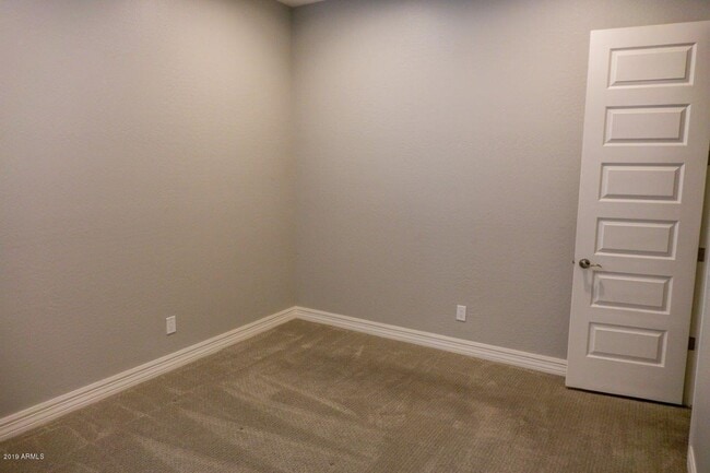 Building Photo - Gorgeous 4 Bed + den Single Level Home in gated community in North Peoria with RV Gate / BBQ!!