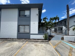 Building Photo - 4712 SE 5th Pl
