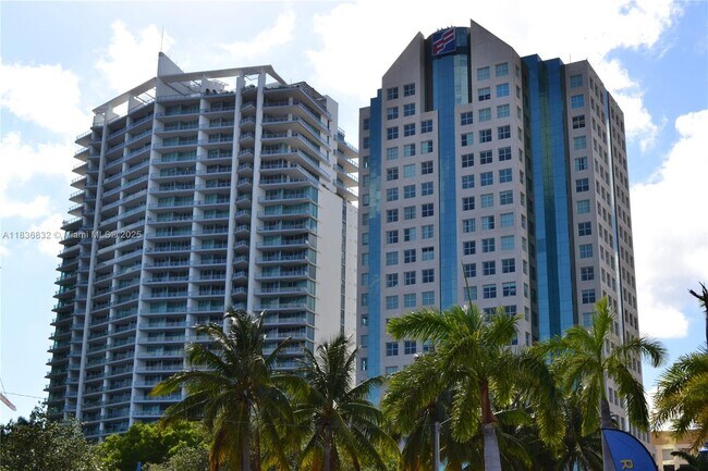 Building Photo - 2630 SW 28th St