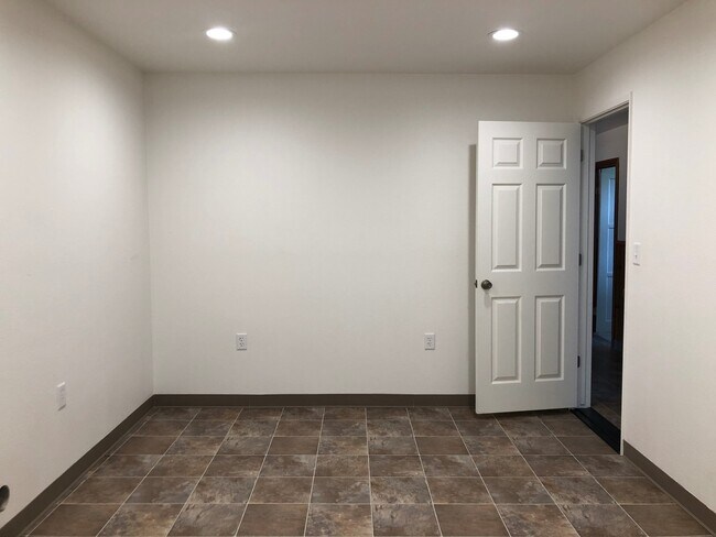 Building Photo - 1980 Sultana Dr