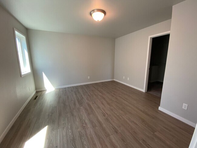 Building Photo - Beautiful 4 Bedroom Home by Brooks Harbor ...