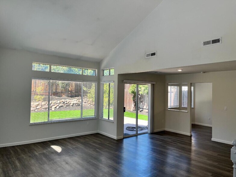 Building Photo - 5041 Winterglen Way