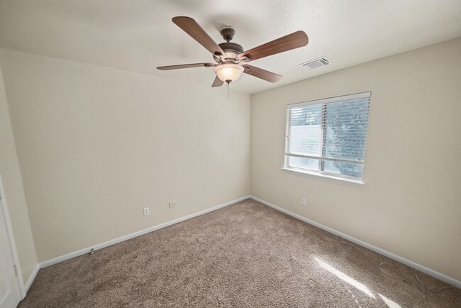 Building Photo - Beautiful 5-Bedroom Home in Schertz - Realtor Commission: $500