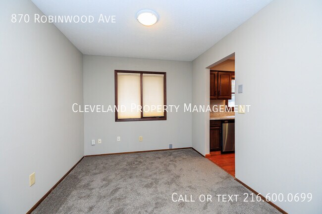 Building Photo - 870 Robinwood Ave