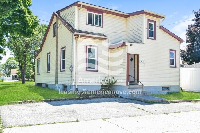Building Photo - 4575 N 65th St