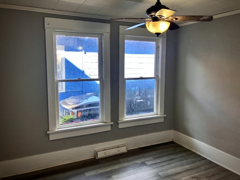 Building Photo - 2505 E 2nd St N