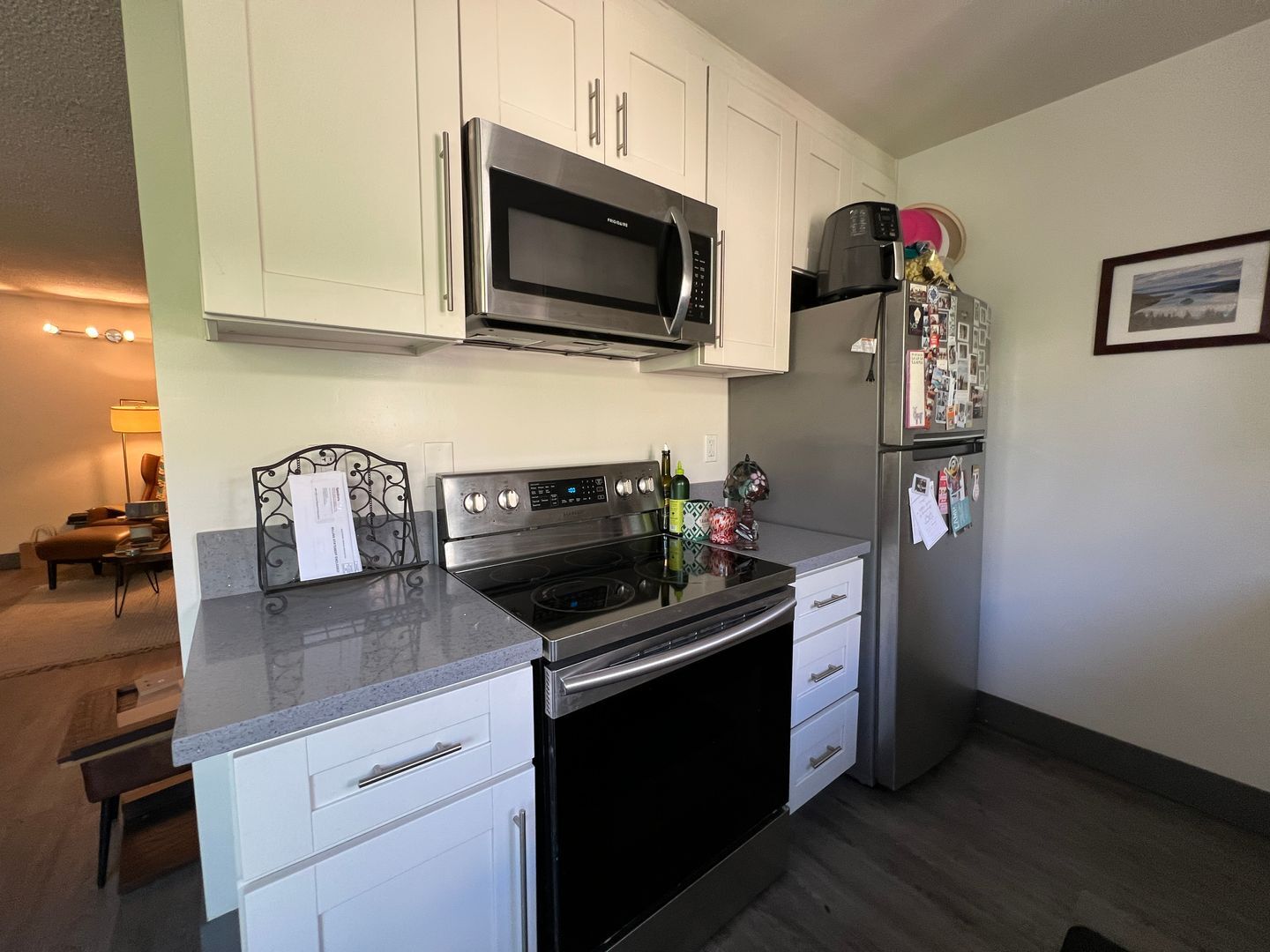 Building Photo - 3359 Mentone Ave