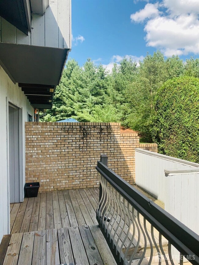 Building Photo - 12 Catawba Ct