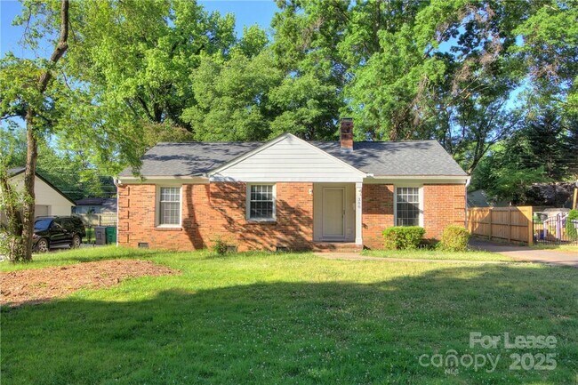 Primary Photo - 308 Seneca Pl