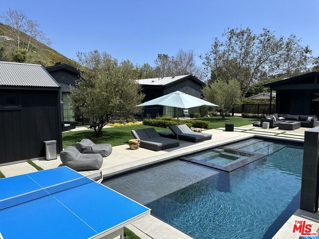 Building Photo - 6025 Paseo Cyn Dr