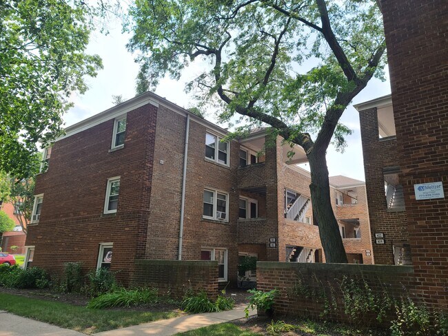 Building Photo - 422 Elmwood-R-1