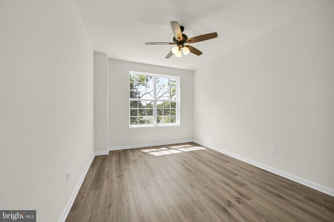 Building Photo - 228 Park Ln