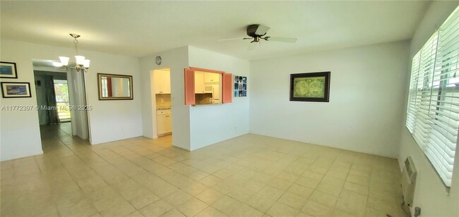Building Photo - 474 Tilford V