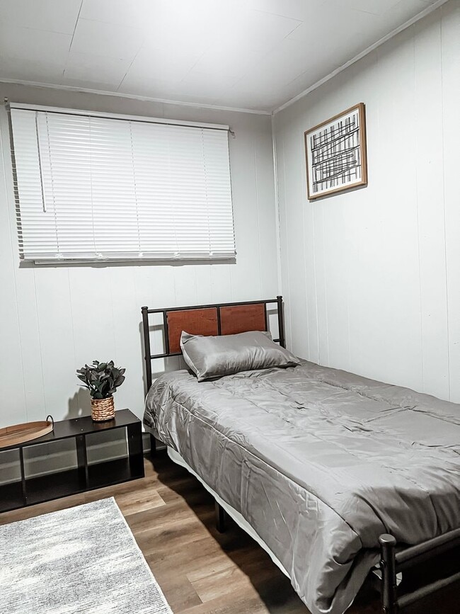 Building Photo - 2244 Park St