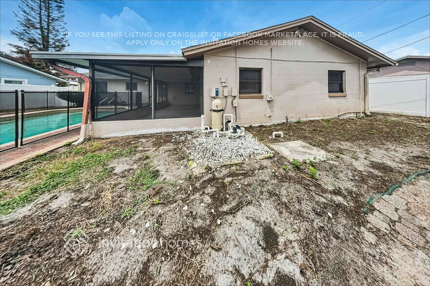 Building Photo - 10948 Tangora St