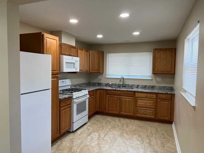 Building Photo - 3588 Toepfer Rd