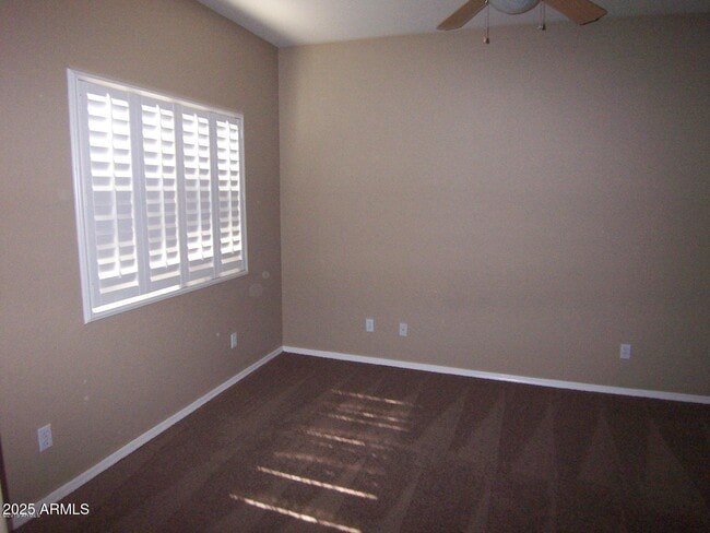 Building Photo - 1015 S Val Vista Dr