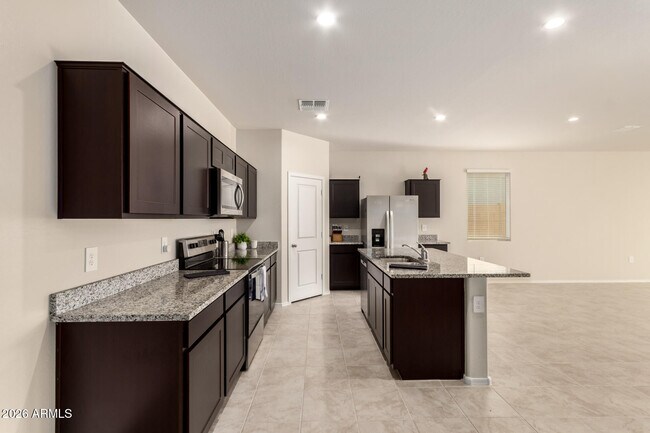 Building Photo - 5065 E Emery Rd