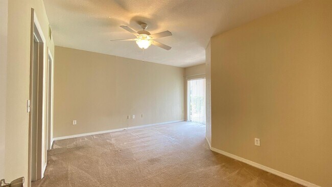 Building Photo - 118 SW Peacock Blvd