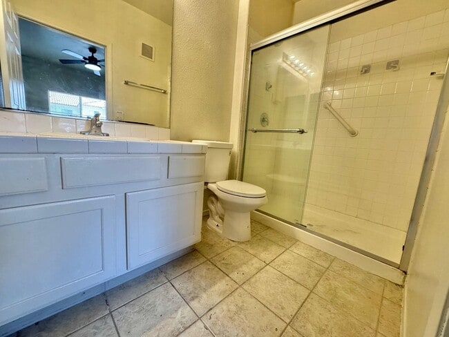 Building Photo - **BEAUTIFUL 3 BEDROOM, 2 BATHROOM DOWNSTAI...