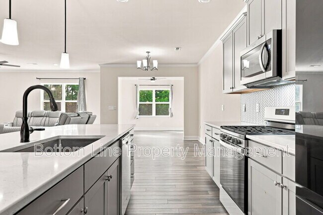 Building Photo - 2230 Bethpage Dr