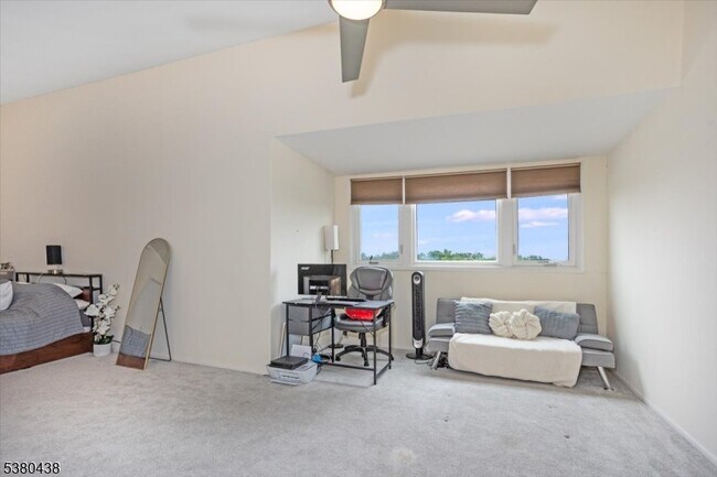 Building Photo - 41 Mt Kemble Ave