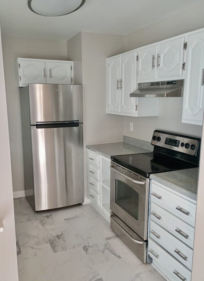 Building Photo - Beautifully Updated Home in KCMO!