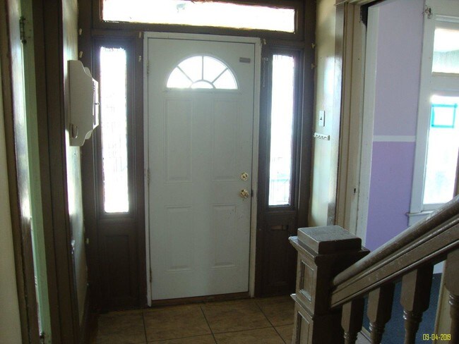Building Photo - 1136 Reservoir Ave