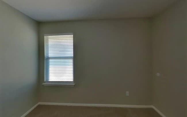 Building Photo - Spacious, Stylish, and Simply Perfect — 3-Bedroom Home