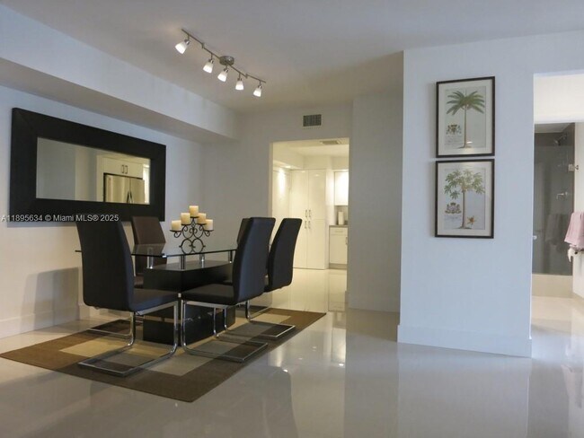 Building Photo - 1111 Crandon Blvd