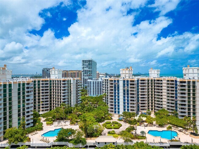Building Photo - 1111 Crandon Blvd