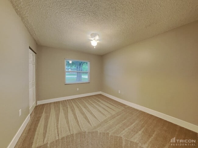 Building Photo - 6623 Freeport Dr