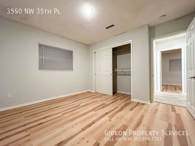 Building Photo - Spacious 4/3 with Flex Room in Shadowlawn ...