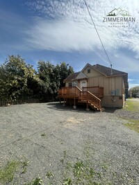 Building Photo - Fully Remodeled 3 Bedroom Home!