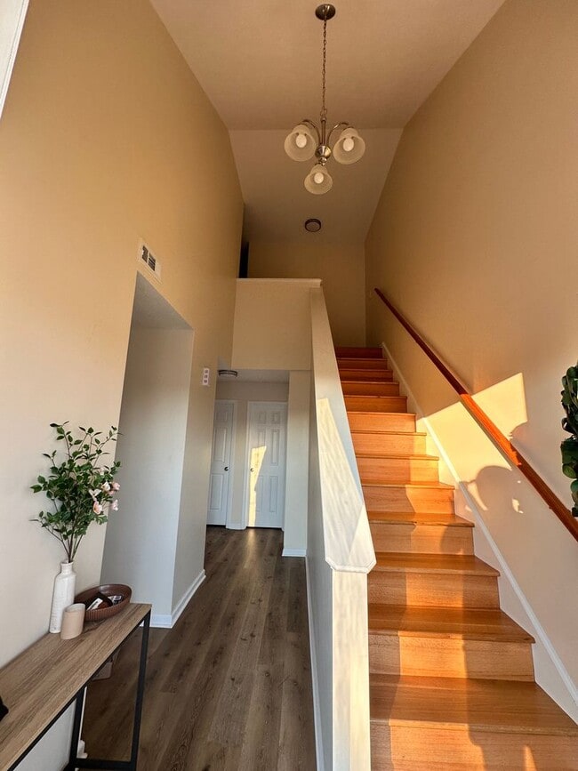 Building Photo - 1641 York Dr NW