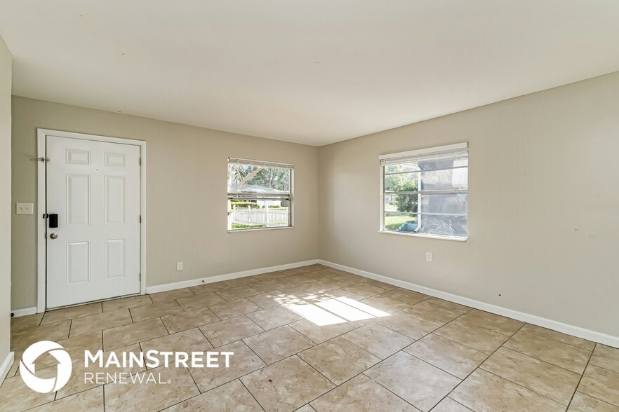 Building Photo - 1349 Parkwood St