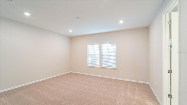 Building Photo - 16446 Lone Oak Cir