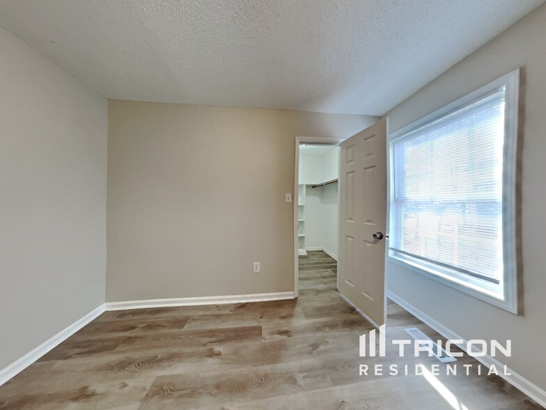 Building Photo - 3008 Brittany Dr